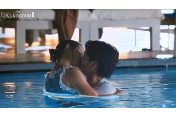 元AKB48・永尾まりや、イケメン俳優とプールで音漏れディープキス ABEMA恋リア「ラブキン2」過激シーン連続 画像