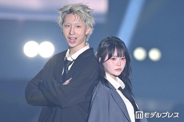 MON7A＆さくら、ジャケット×ネクタイのリンクコーデ 背中合わせに歓声上がる【超十代2026】 画像