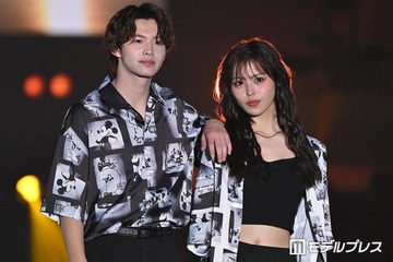 おさき＆今井暖大、シミラールックで姉弟ランウェイ 仲良くオソロポーズも【超十代2026】 画像