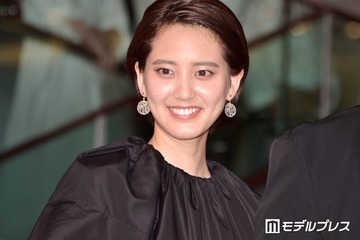 山崎紘菜「10年近くぶりのショート」印象ガラリのビフォアフ写真公開「別人級」「イケメン度増した」と反響 画像