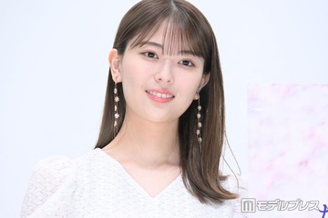 乃木坂46岩本蓮加、ディズニーランド満喫ショットに反響「姿勢面白すぎる」「暗がりでもわかるオーラ」 画像