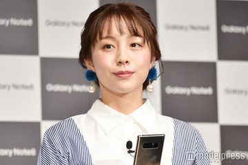 第3子出産の鈴木あきえ、産後1ヶ月半で仕事復帰 現場での赤ちゃんとの2ショットに反響「素敵な現場」「可愛らしい」 画像