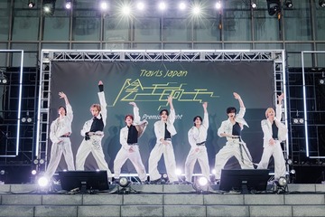 Travis Japan、歌舞伎町降臨＆強風切り裂く圧巻パフォーマンス 7人初CDシングルのリリイベで新曲含む5曲披露【陰ニモ日向ニモ】 画像