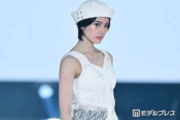 安斉星来、美素肌のぞくレーストップス姿で登場「スタイル良すぎ」「透明感半端ない」と絶賛の声【ガルアワ2026SS】 画像