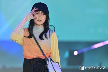 市川團⼗郎の長女・堀越麗禾、アシメスカート着こなしランウェイ「カッコいい」「スタイル抜群」【ガルアワ2026SS】 画像