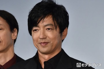 大沢たかお、ラーメン屋での笑顔ショット公開「色気がすごい」「腕の太さに目が行く」の声 画像