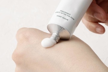 NAIA、“守る”発想のハンド美容液「雨上がりの森の香り」発売 画像