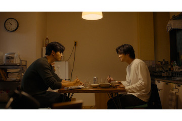 橋本愛＆水上恒司＆安田顕ら「ソウルメイト」出演　“イソテギョン”磯村勇斗×テギョンの食卓カット公開 画像