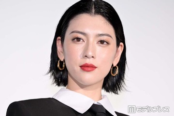 三吉彩花、30歳の節目目前に入れたタトゥー公開 大胆背中開きドレス姿が話題「自分らしく生きるという決意の証です」 画像