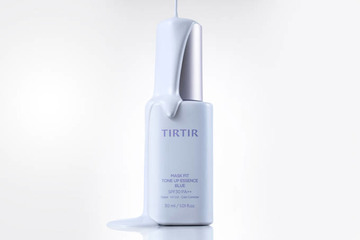 TIRTIR、ブルートーンで透明感を引き出す「トーンアップエッセンス」新色登場 画像