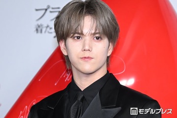 MAZZEL・RAN、赤がワンポイントのブラック衣装「プラダを着た悪魔２」期待ポイント明かす 画像