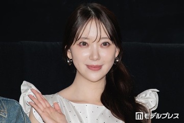 堀未央奈、ミニ丈×ロングブーツから美脚すらり「スタイル良すぎ」「夜景に映える美しさ」の声 画像