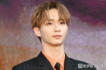 実写化「ブルーロック」出演話題の野村康太、兄・大貴＆弟とのディズニー満喫3ショット公開に反響「イケメンオーラダダ漏れ」「3人とも脚長すぎ」の声 画像