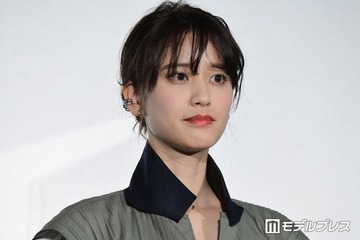 山崎紘菜、32歳誕生日に幼少期ショット公開「お目目くりくり」「すでに完成してる」と反響 画像