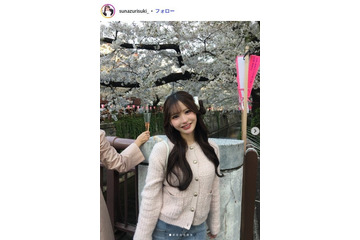 仮面高校生の妹で話題・すなずりかりん、韓国でのミニワンピショット公開「可愛い」「海に映える写真」と話題 画像