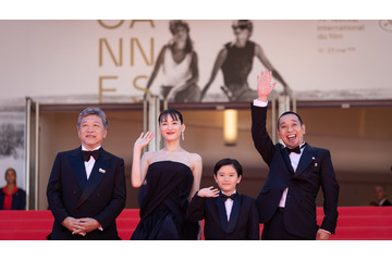 「眼差しの繊細なニュアンスが素晴らしい」綾瀬はるか＆大悟に絶賛集まる『箱の中の羊』カンヌで9分間のスタンディングオベーション 画像