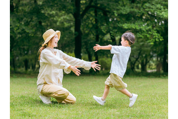 子どもの自立を妨げる「心のへその緒がつながっている」状態とは？母親が越えがちな「心の距離感」の保ち方【公認心理師が解説】 画像