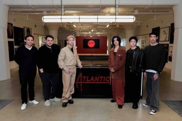 Number_i、アメリカの名門音楽レーベル・Atlantic Recordsとのレーベル契約を発表。グローバルな活躍に期待 画像