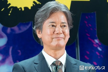 唐沢寿明、夫婦で温泉に誘ったSixTONESメンバーの行動暴露 「うちの奥さんのほっぺにチューした」 画像