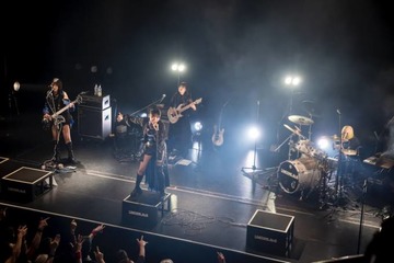 【独自コメント到着】Lonesome_Blue、浅草花劇場でワンマンライブ開催！キングレコードからの2ndフルアルバムリリースと4人目のメンバーとなる新ギタリスト加入をサプライズ発表 画像