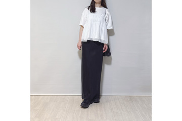 低身長さんでもバランス美人！白のドッキングＴシャツで作るモノトーンスタイル【40代の毎日コーデ】 画像