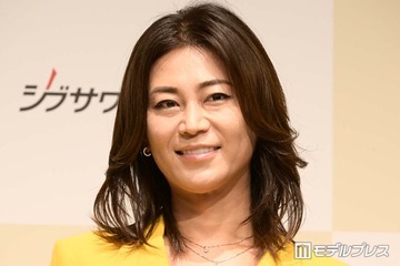 氷川きよし、デコルテ全開の日光浴ショット公開「お肌ツヤツヤ」「眩しい」と反響 画像