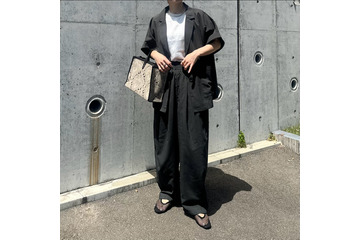 こなれ感たっぷり。夏の【黒セットアップ】で作るハンサムスタイル【40代の毎日コーデ】 画像