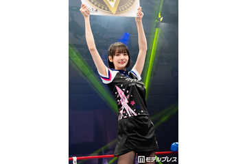 岡田紗佳、ラウンドガール登場で観客魅了 出来栄えは「8000点ぐらい」 画像
