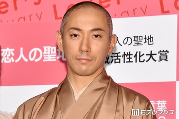 市川團十郎、制服姿の長女・堀越麗禾の自然体ショット公開「目元がお父さんそっくり」「素敵な女性になってる」の声 画像