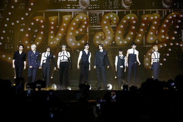 &TEAM、色気全開でRAIN「Love Song」カバー 会場中から黄色い悲鳴【Weverse Con Festival】 画像