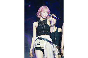LE SSERAFIM、新曲「BOOMPALA」でステージごと回転 観客へ呼びかけ「Stand up！」【Weverse Con Festival】 画像