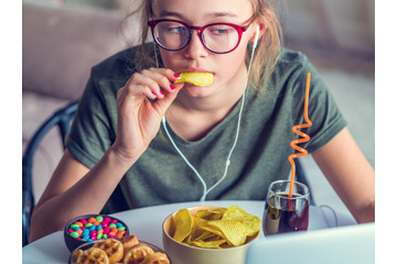 「スナック菓子」を食べるなら、こんな商品を選んで！ストレス緩和におすすめなお菓子の選び方・食べ方を、科学・心理学の視点で解説 画像
