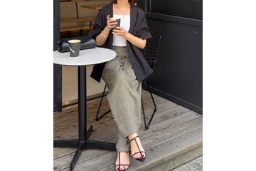 シアー素材で涼しげに。冷房対策にも重宝する最旬ジャケット術【40代の毎日コーデ】 画像
