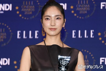 仁村紗和、父親＆愛犬とのプライベートショット公開「雰囲気が似てる」「わんちゃんと同じ表情してて癒される」の声 画像