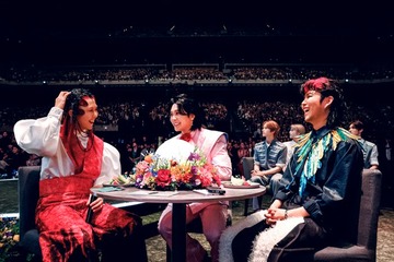 【独占】Mrs. GREEN APPLE『CEREMONY』ビハインドカット公開 祝祭へと導く“ホスト”としての姿・各界から多彩なゲストが集結 画像