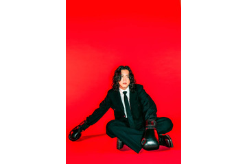 キタニタツヤ、12月よりONEMAM ARENA TOUR「“DEKAI / PURE”」開催決定｜夏フェス出演も控える 画像