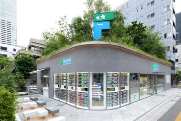 ファミマ、初の旗艦店が東京・麻布台に開店 充実のウェア売場、淹れたてティー…“行きたくなるコンビニ”を形に 画像