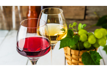 お育ちがバレます「グラスに口紅がついたら…」覚えておきたいテーブルマナー（前編） 画像