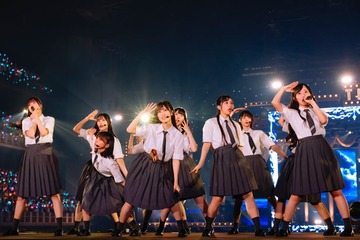 日向坂46五期生、初の単独アリーナ公演で躍動 大野愛実が代表スピーチ「五期生の10人とこの世界で存在できてよかった」 画像