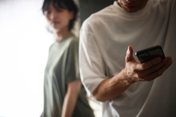 「不倫している男」ってこんなタイプ。実は”共通している点”があるってホント…？ 画像