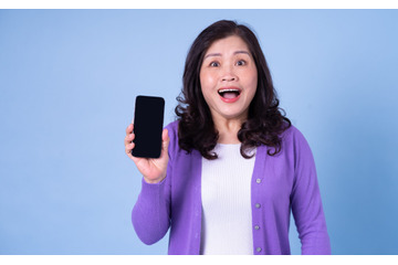 「おばさん」を通り越して「痛々しい」!?  若い世代から「残念」と思われる40代女性の振る舞い 画像