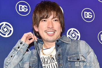 本郷杏奈「最近パパっ子」夫・EXITりんたろー。＆2歳息子の親子ショット公開「お寿司屋さんかな？」「パパの顔になってて素敵」と反響 画像
