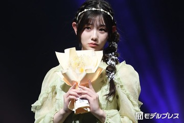 「今日好き」秋山みづき、美腕＆タトゥーシールのぞくキャミ姿公開「大人っぽくて可愛い」「ビジュ最強」と反響 画像