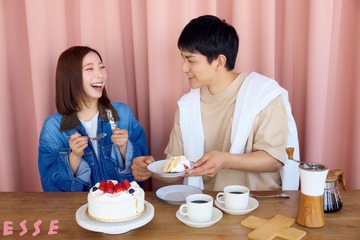 “りくりゅう”三浦璃来＆木原龍一、カナダでの暮らし・お互いの素顔語る「ESSE」初表紙 画像
