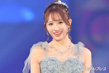「シャッフルアイランド」伊藤桃々、チューブトップ×ミニスカで美スタイル全開「美女オーラすごい」「破壊力すごい」と反響 画像