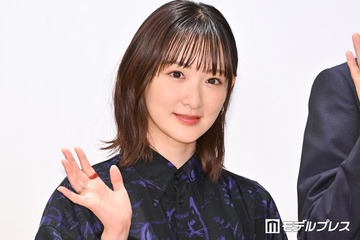 生駒里奈、色白美肌際立つノースリ姿に熱視線「透明感がすごすぎる」「大人な表情も素敵」 画像