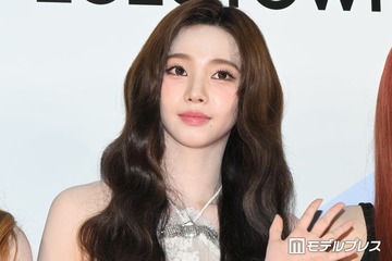 aespaカリナ、ノースリトップスから美腕スラリ「腕のラインが美しい」「女神すぎる」の声 画像