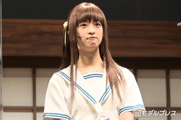 乃木坂46メンバー、ダメージタイツ×ミニスカで美脚チラリ 卒業目前の衣装ショットに「脚が綺麗すぎる」「永久保存版」と絶賛の声 画像
