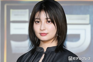 吉川愛、ノースリーブドレス姿に絶賛の声「見惚れちゃいます」「肌綺麗すぎる」 画像
