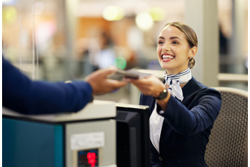 45歳、手取り21万円、「道ならぬ恋」歴10年…。航空会社スタッフが見た地獄とは 画像
